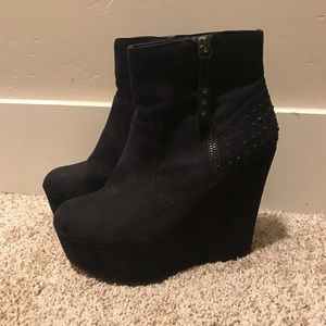 black platform ankle boots